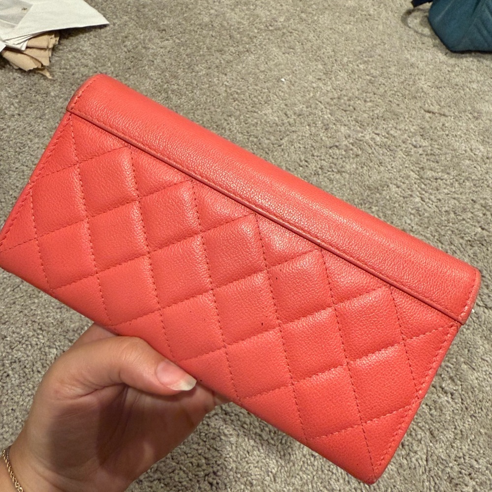 Authentic Chanel Wallet. Serial number intact + paperwork - Picture 8 of 16
